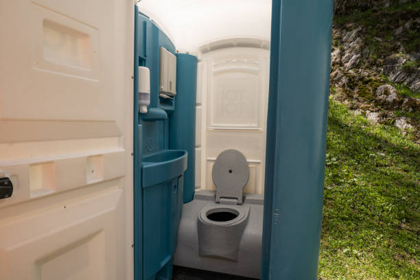 Best Portable restroom trailer rental  in Oakboro, NC